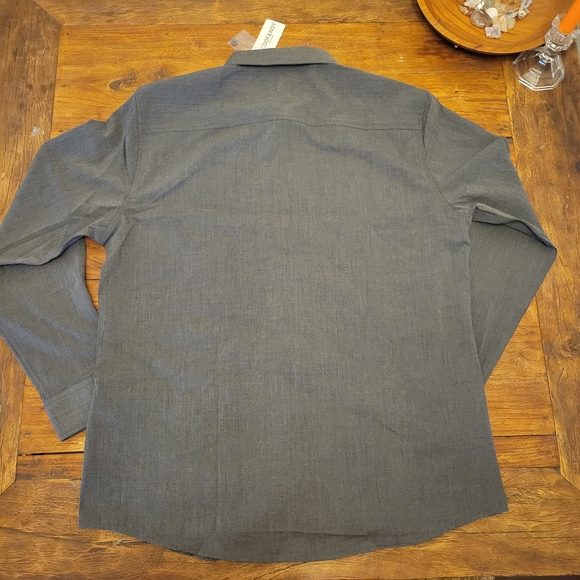NWT Men's Grey Button Up Shirt - Picture 4 of 8